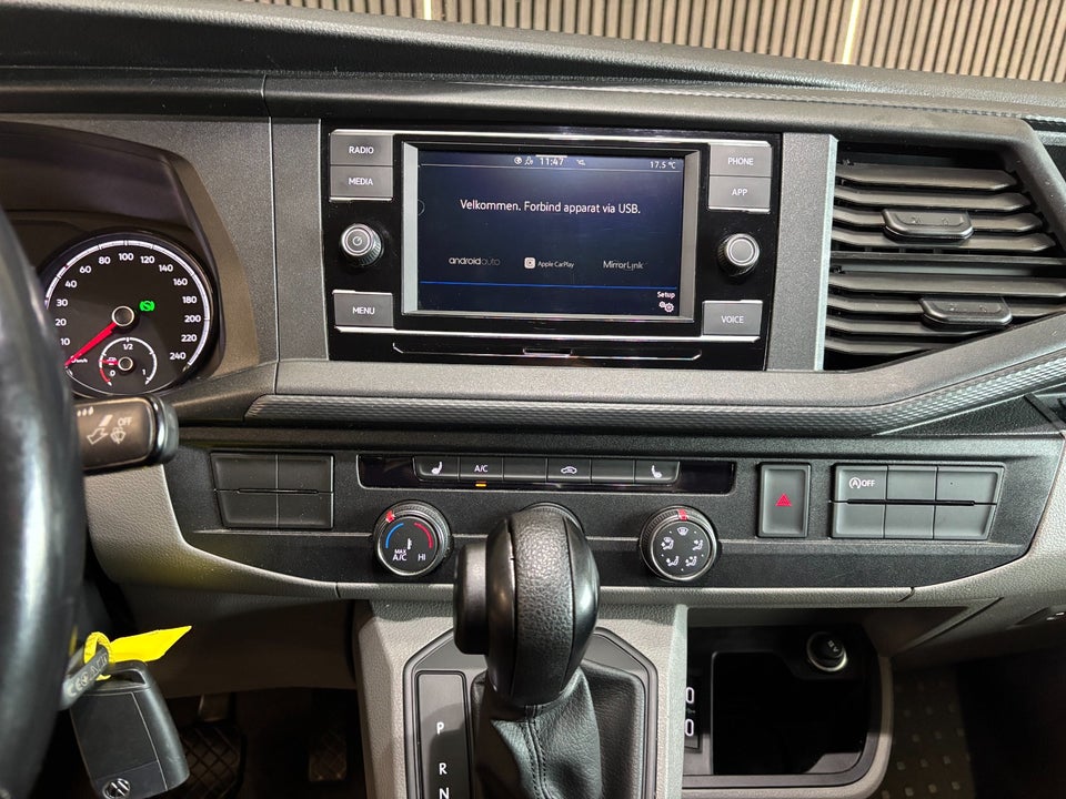 VW Transporter 2,0 TDi 150 Kassevogn DSG lang