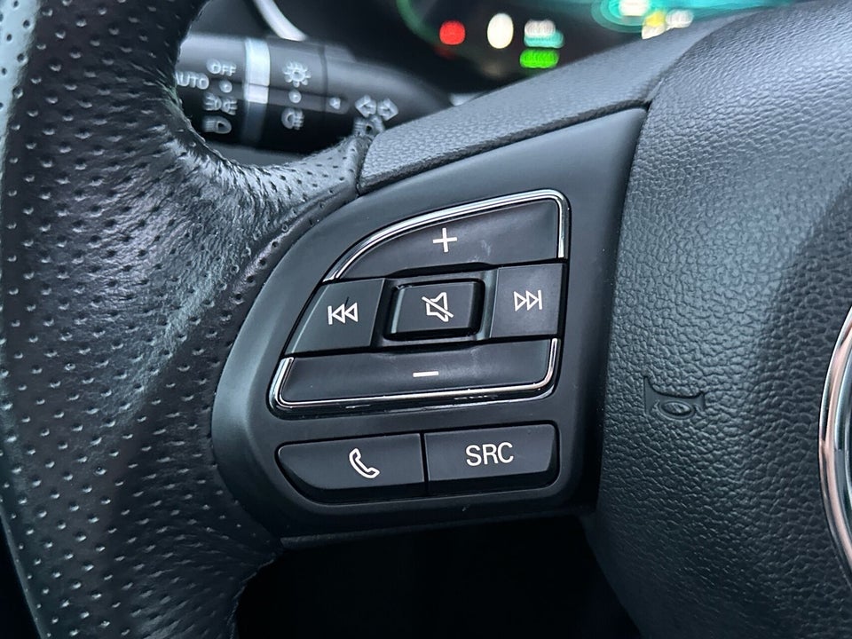 MG Marvel R Luxury 5d