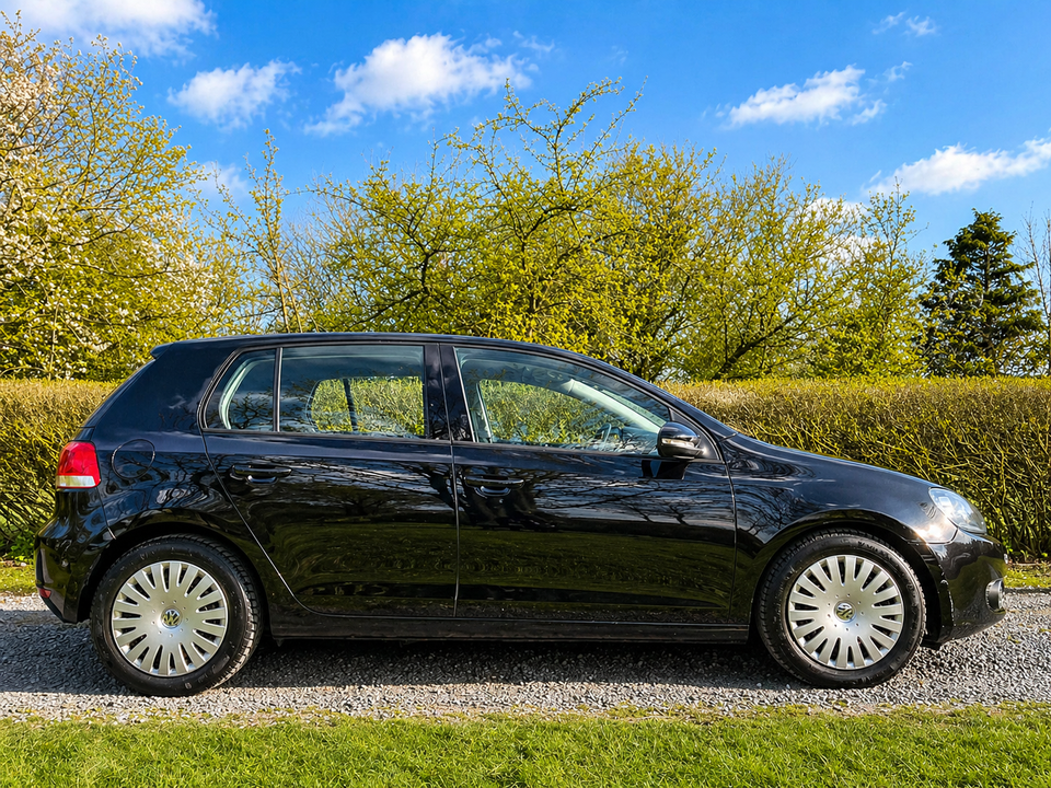 VW Golf VI 1,6 TDi 105 Highline BMT 5d