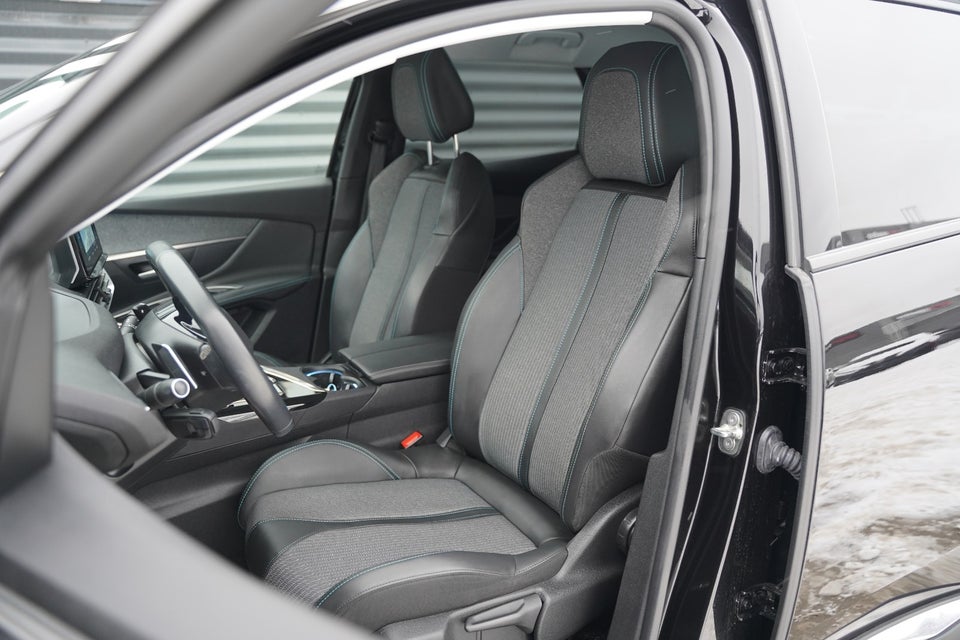 Peugeot 3008 1,6 Hybrid Allure Pack EAT8 5d