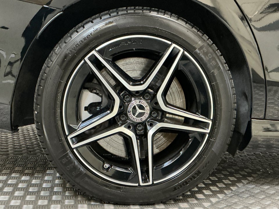 Mercedes E300 de 2,0 AMG Line stc. aut. 5d