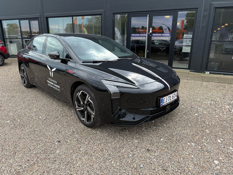 Hongqi EH7 111 Exclusive 4d