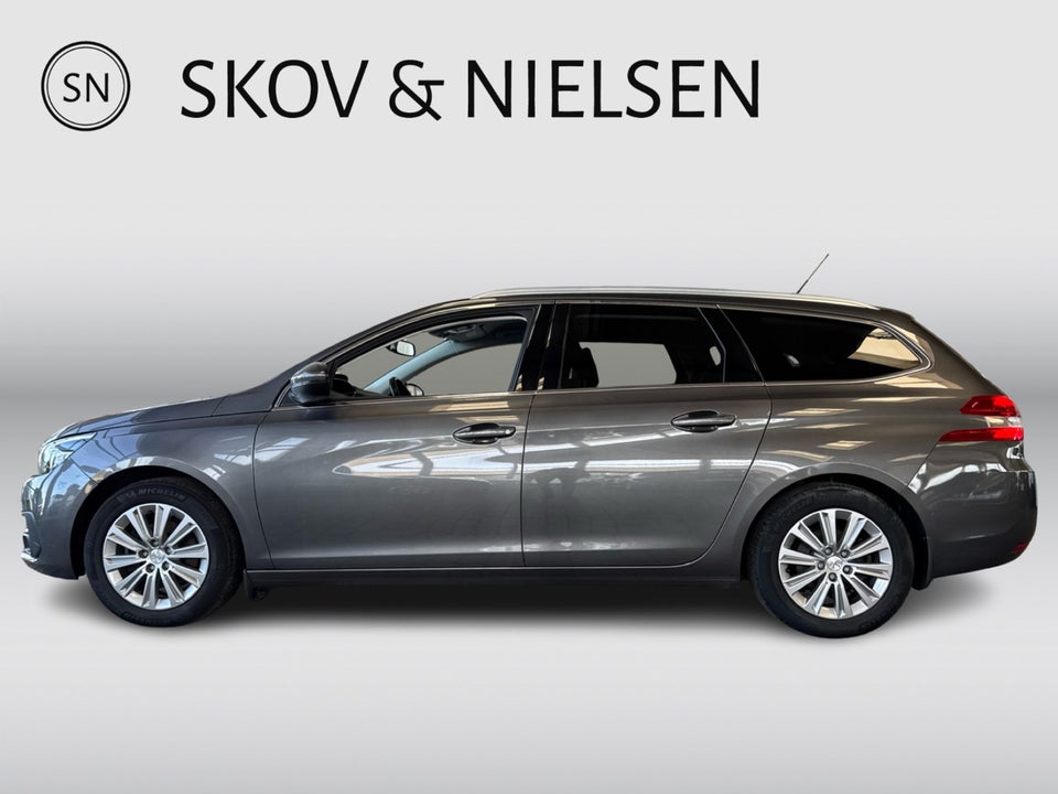 Peugeot 308 1,5 BlueHDi 130 Allure Grand SW 5d