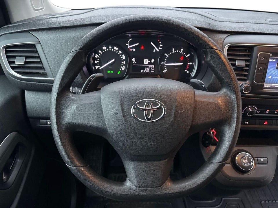 Toyota ProAce 2,0 D 177 Medium Comfort Master aut. 6d