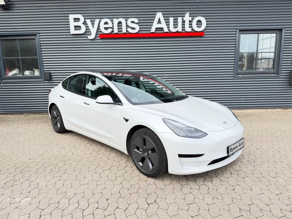 Tesla Model 3 Standard Range+ RWD 4d