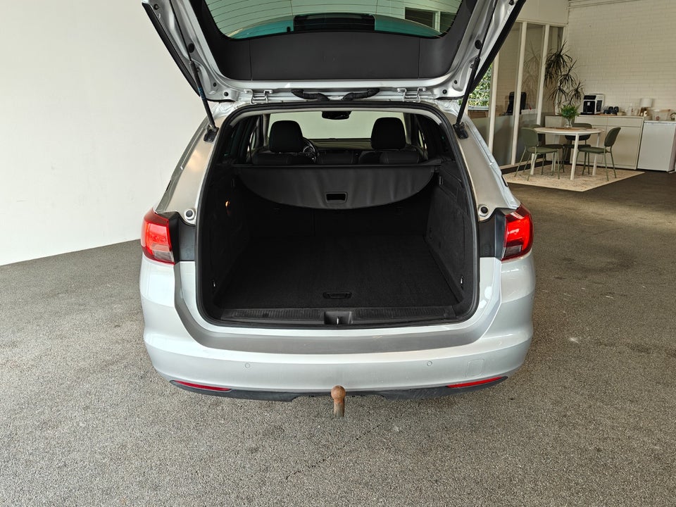 Opel Astra 1,6 CDTi 136 Enjoy Sports Tourer 5d