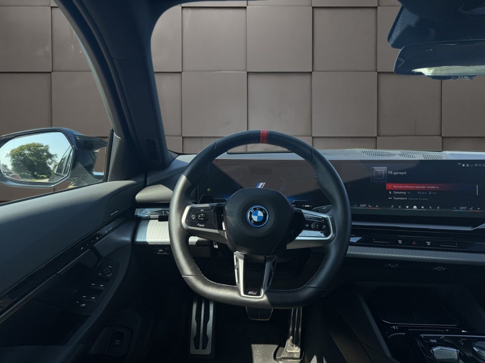 BMW i5 M60 M-Sport xDrive 4d