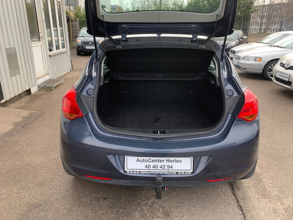 Opel Astra 1,6 Enjoy 5d