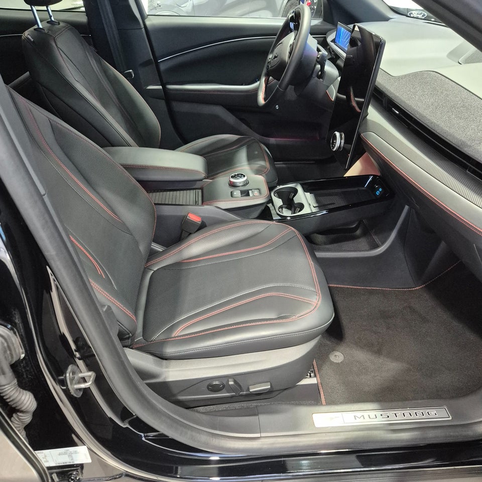 Ford Mustang Mach-E 98 Premium Extended Range 5d