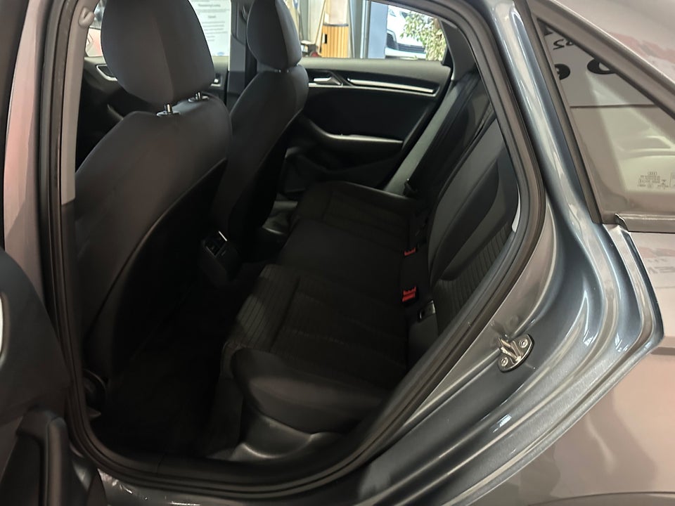 Audi A3 35 TFSi Sport Limited S-tr. 4d