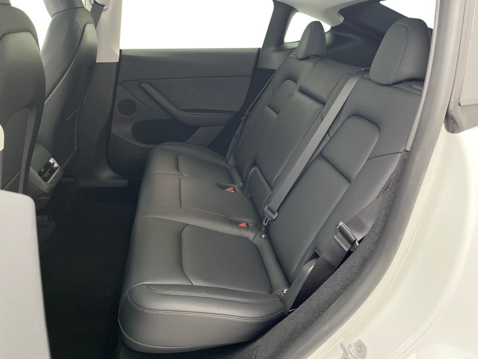 Tesla Model Y Long Range AWD 5d