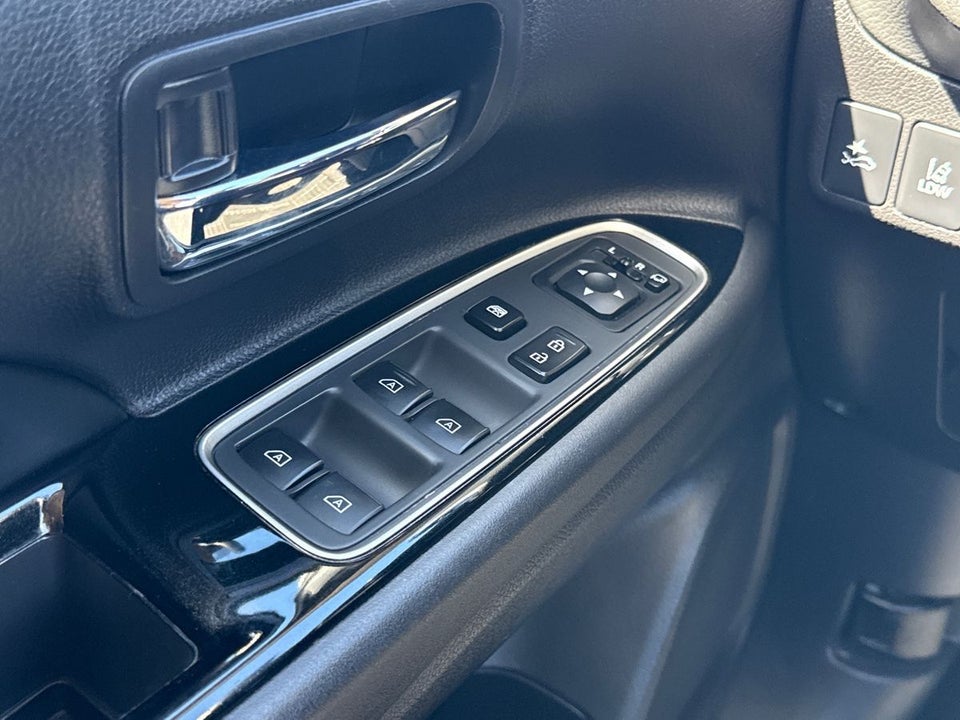Mitsubishi Outlander 2,4 PHEV Intense CVT 4WD 5d