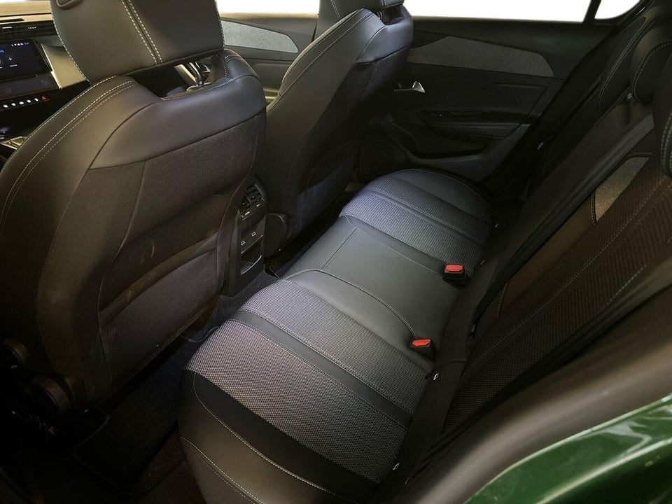 Peugeot 308 1,6 Hybrid First Selection+ EAT8 5d