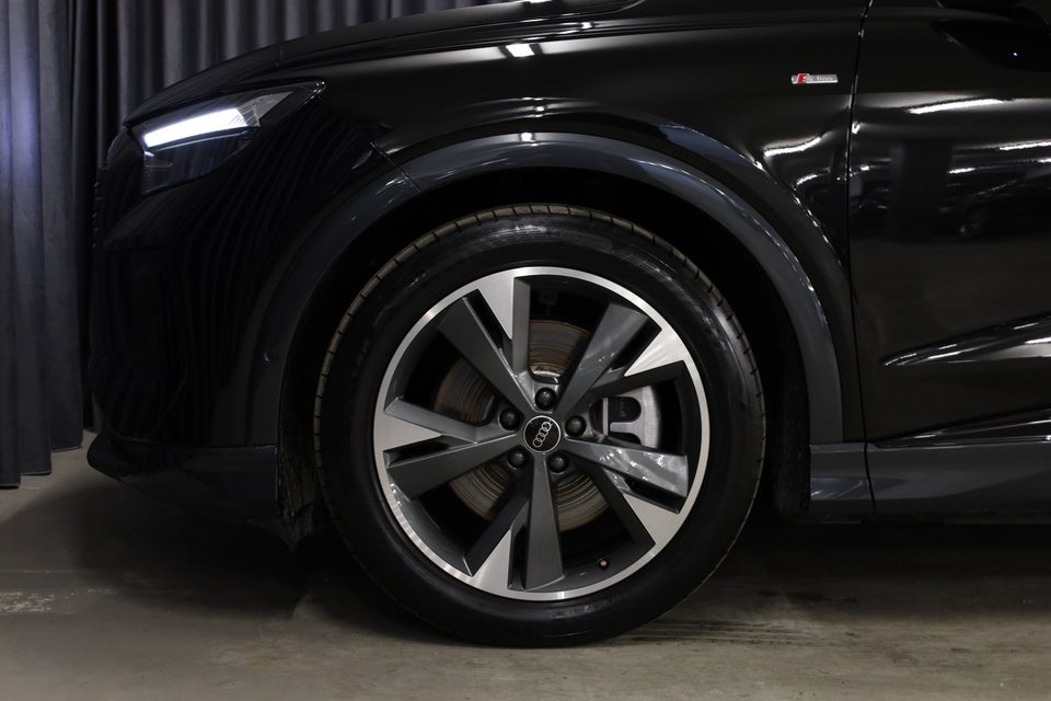 Audi Q4 e-tron 40 S-line 5d