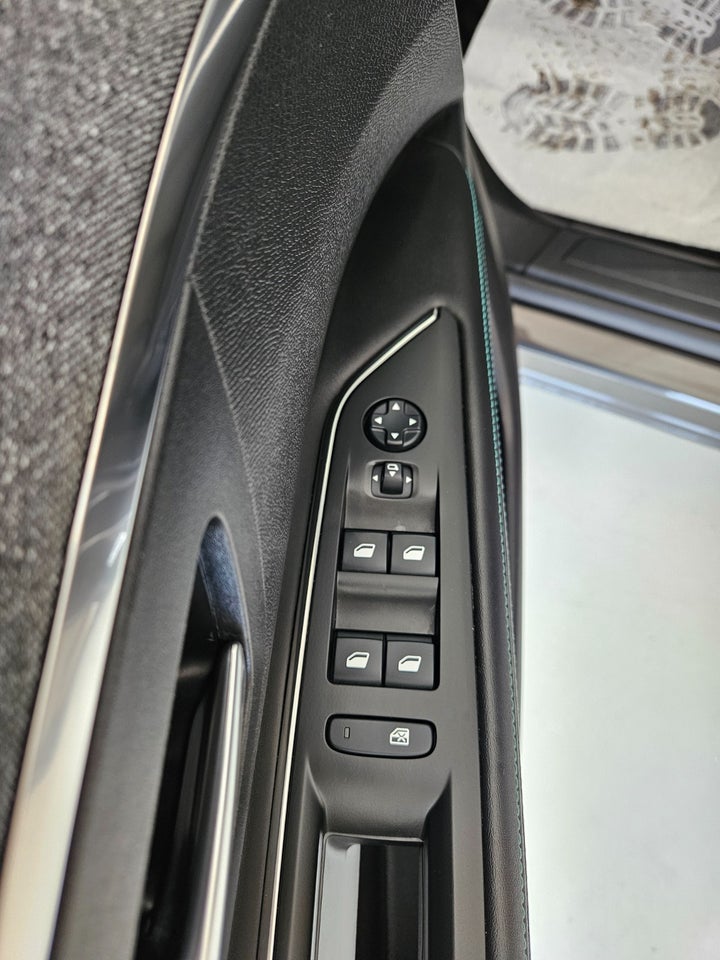 Peugeot 3008 1,6 Hybrid Allure Pack EAT8 5d