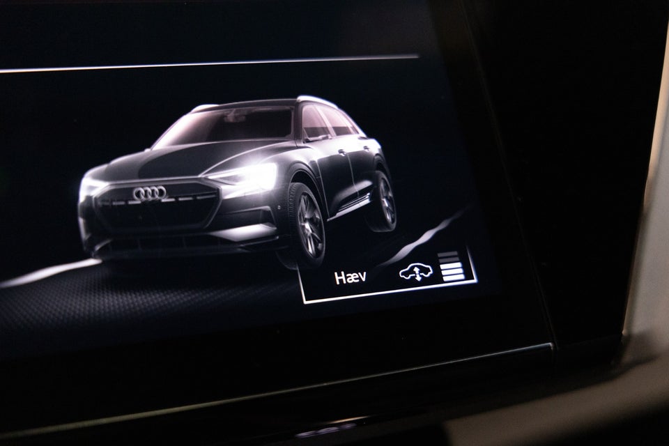 Audi e-tron 55 S-line quattro 5d