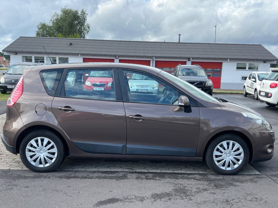 Renault Scenic III 1,9 dCi 130 Dynamique 5d