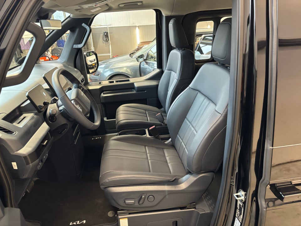 Kia PV5 51 Standard Range Upgrade 5d