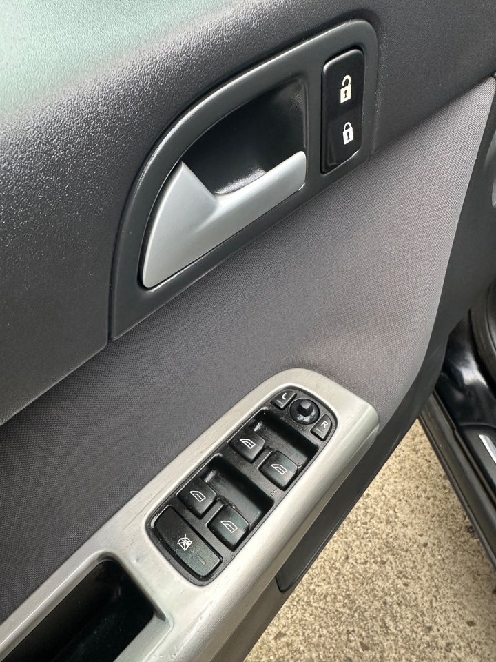 Volvo V50 1,8 Momentum 5d