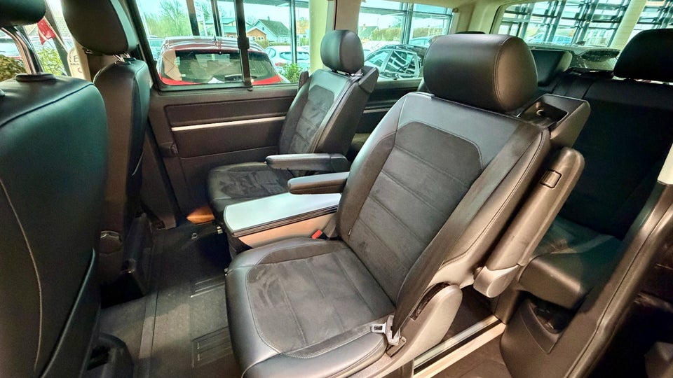 VW Multivan 2,0 TDi 204 Highline DSG kort