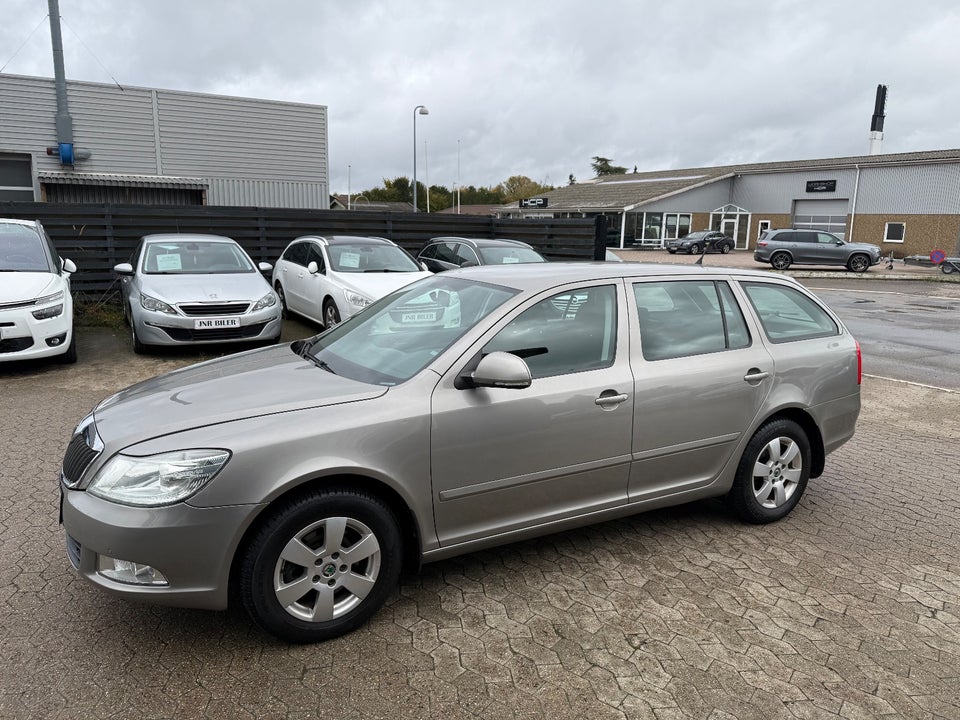 Skoda Octavia 1,8 TSi 160 Elegance Combi 5d