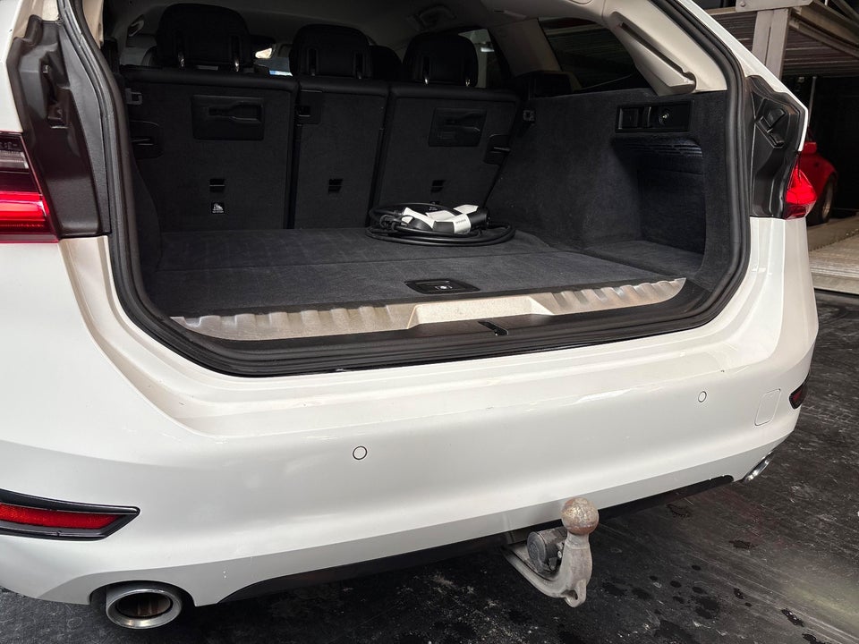 BMW 330e 2,0 Touring aut. 5d
