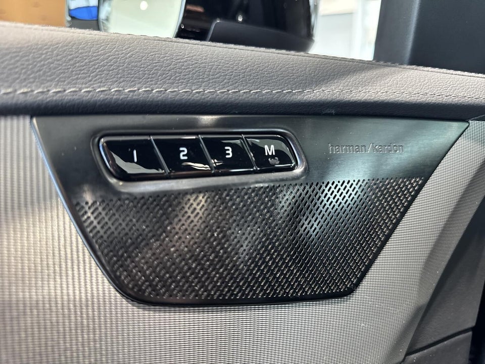 Volvo XC90 2,0 T8 ReCharge Ultimate Dark aut. AWD 7prs 5d