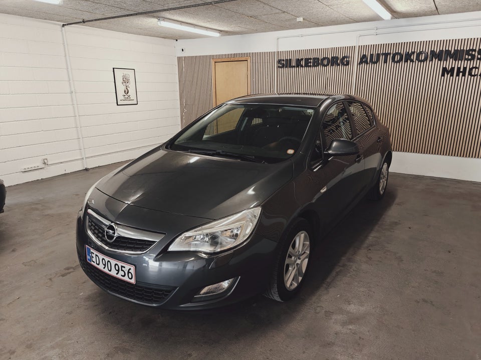 Opel Astra 1,6 Sport 5d