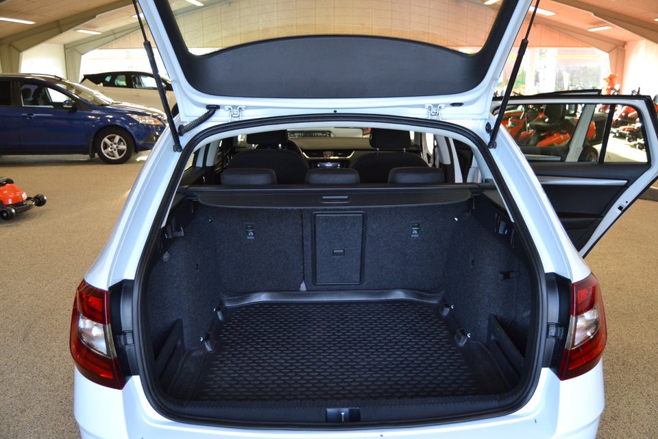 Skoda Octavia 2,0 TDi 150 Style Combi DSG 5d