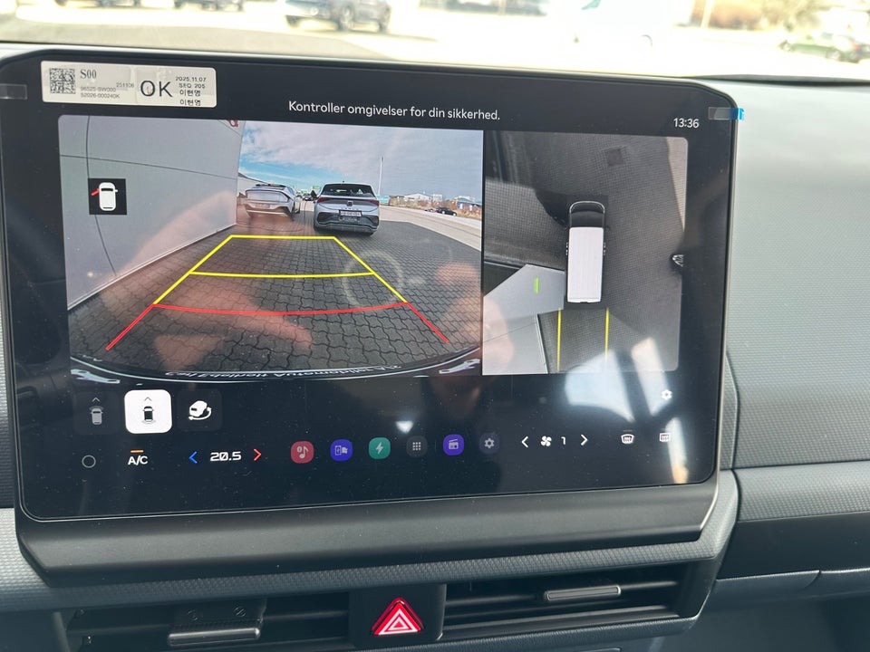 Kia PV5 71 Long Range Upgrade 5d