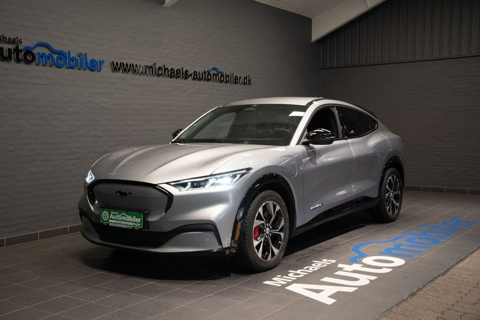 Ford Mustang Mach-E 88 Extended Range AWD 5d