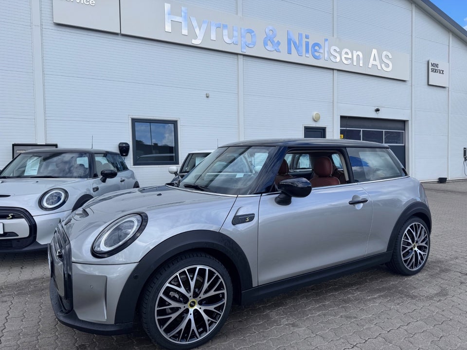 MINI Cooper SE Maximise 3d