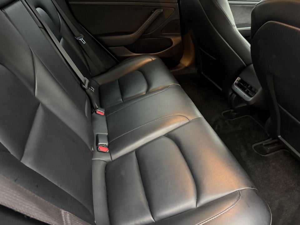 Tesla Model 3 Standard Range+ RWD 4d