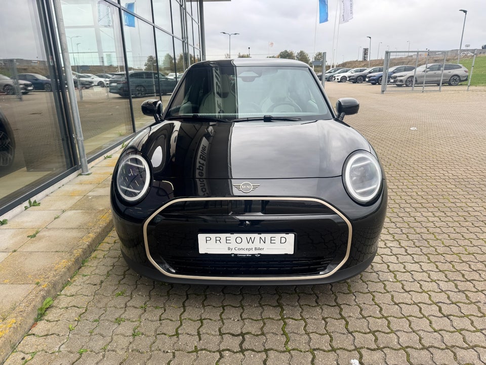 MINI Cooper E Favoured Trim L 3d