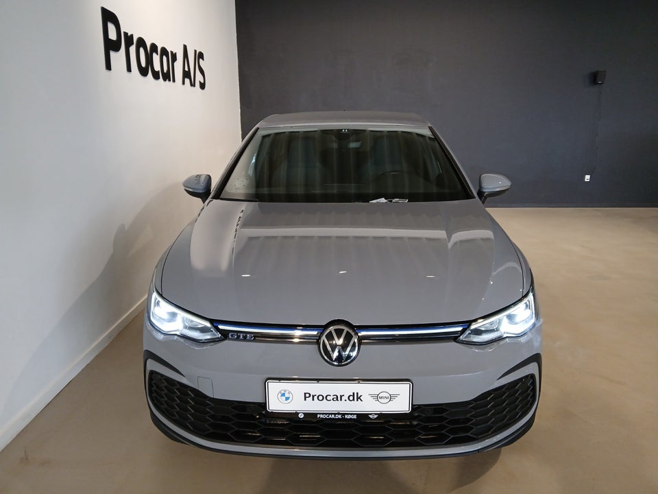 VW Golf VIII 1,4 GTE DSG 5d