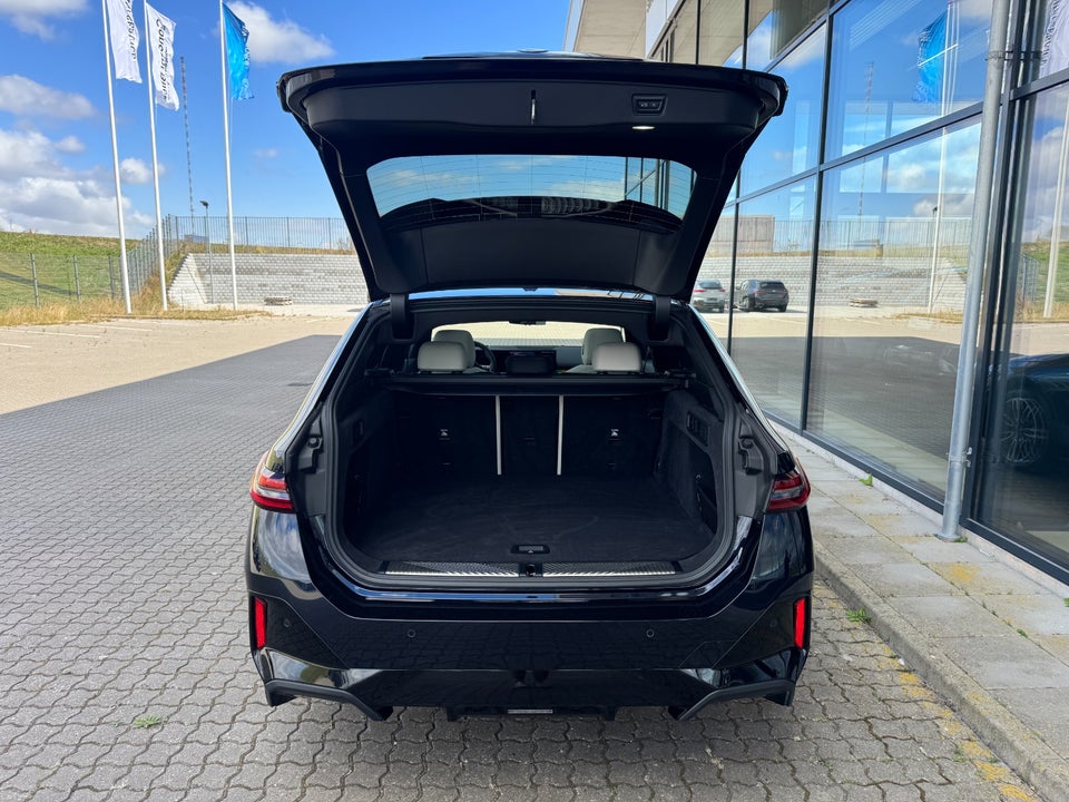 BMW i5 eDrive40 Touring Fully Charged 5d