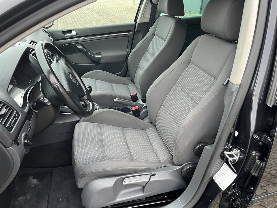 VW Golf V 1,6 GT Sport 5d