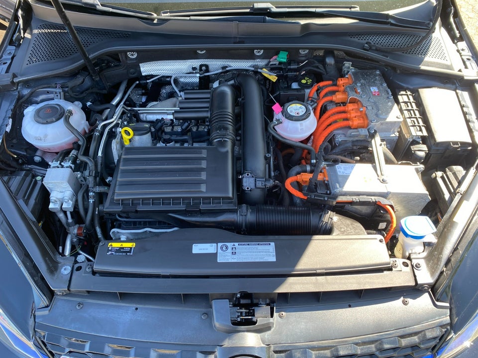 VW Golf VII 1,4 GTE DSG 5d