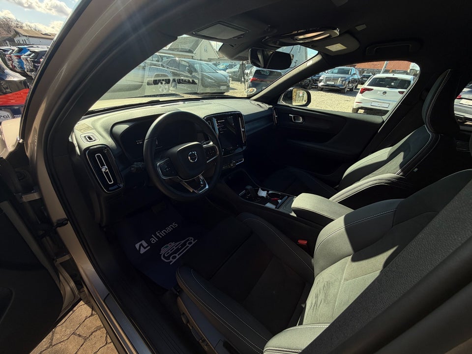 Volvo XC40 ReCharge Extended Range Plus 5d