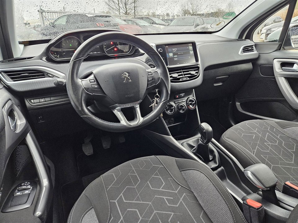 Peugeot 2008 1,2 VTi 82 Winter Edition 5d