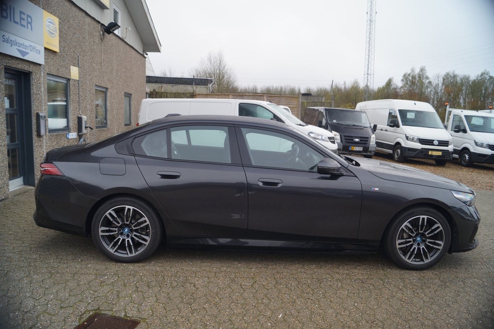 BMW i5 eDrive40 M-Sport 4d