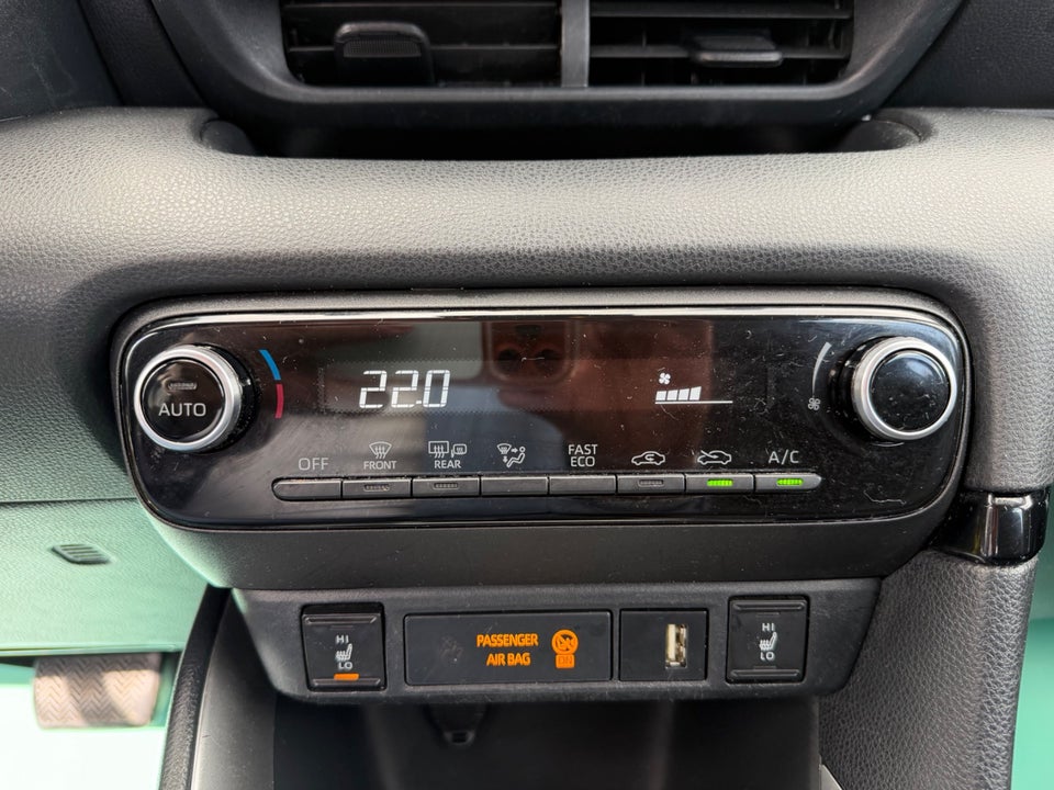 Toyota Yaris 1,5 Hybrid H3 e-CVT 5d