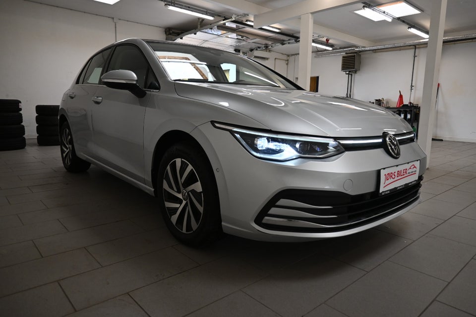 VW Golf VIII 1,4 eHybrid DSG 5d