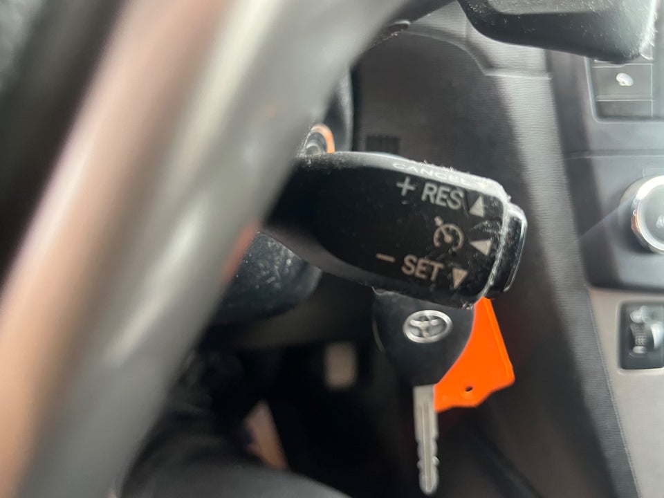 Toyota Avensis 2,2 D-CAT 150 T2 stc. aut. 5d