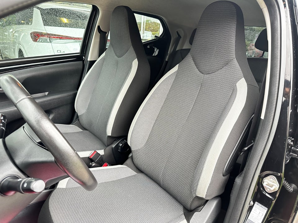 Toyota Aygo 1,0 VVT-i x-press 5d