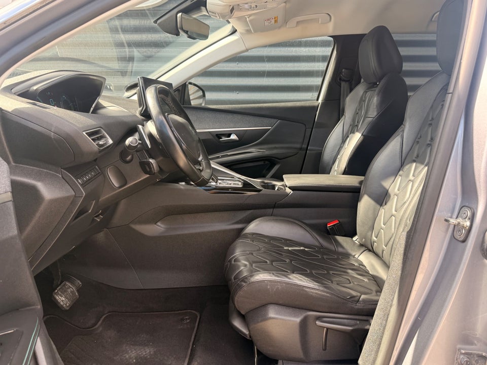 Peugeot 3008 1,6 Hybrid Selection Sport EAT8 5d