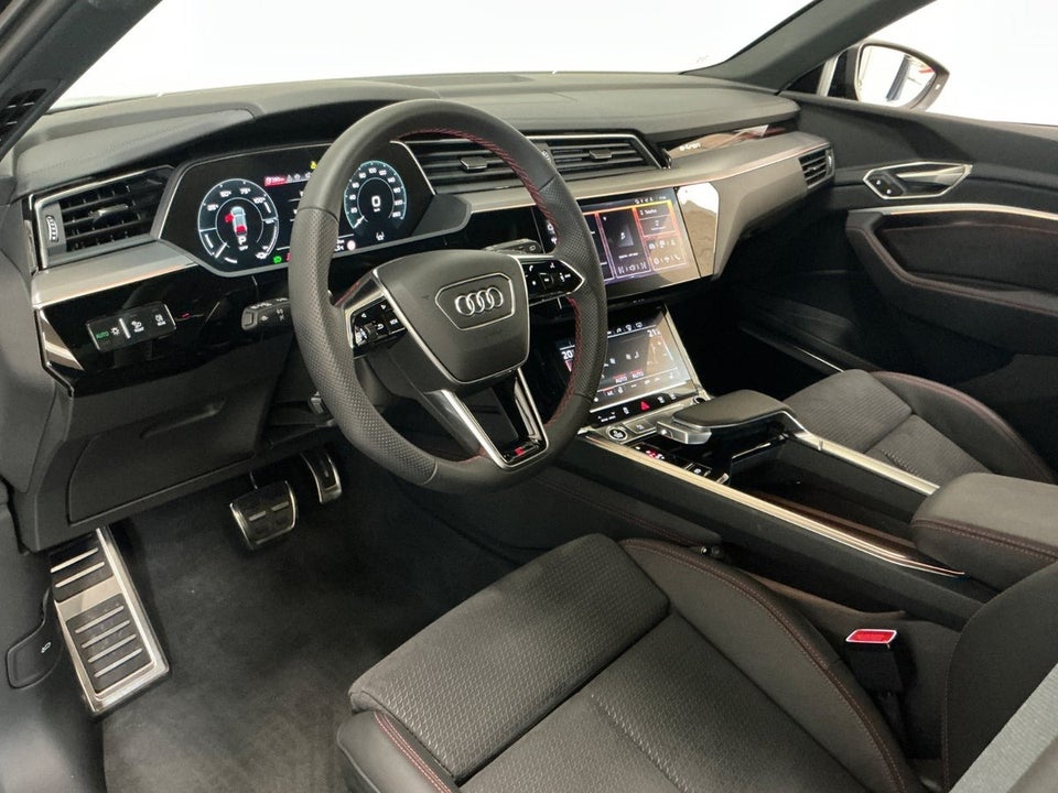 Audi Q8 e-tron 55 Dakar Edition quattro 5d