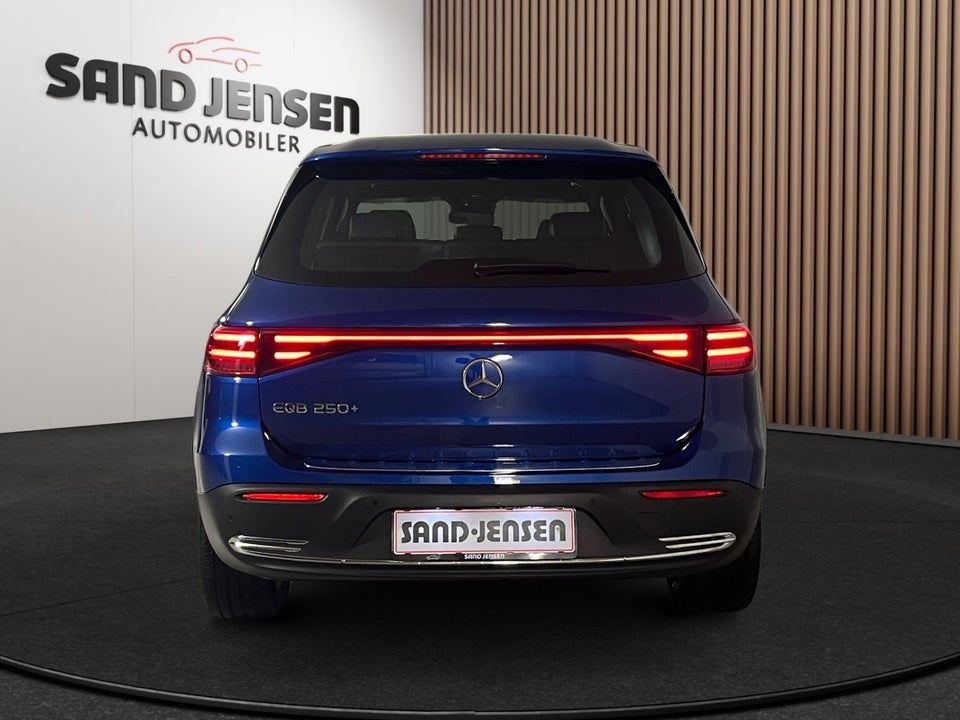 Mercedes EQB250+ Progressive 5d