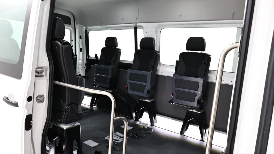 VW Crafter 35 2,0 TDi 140 Kombi aut.