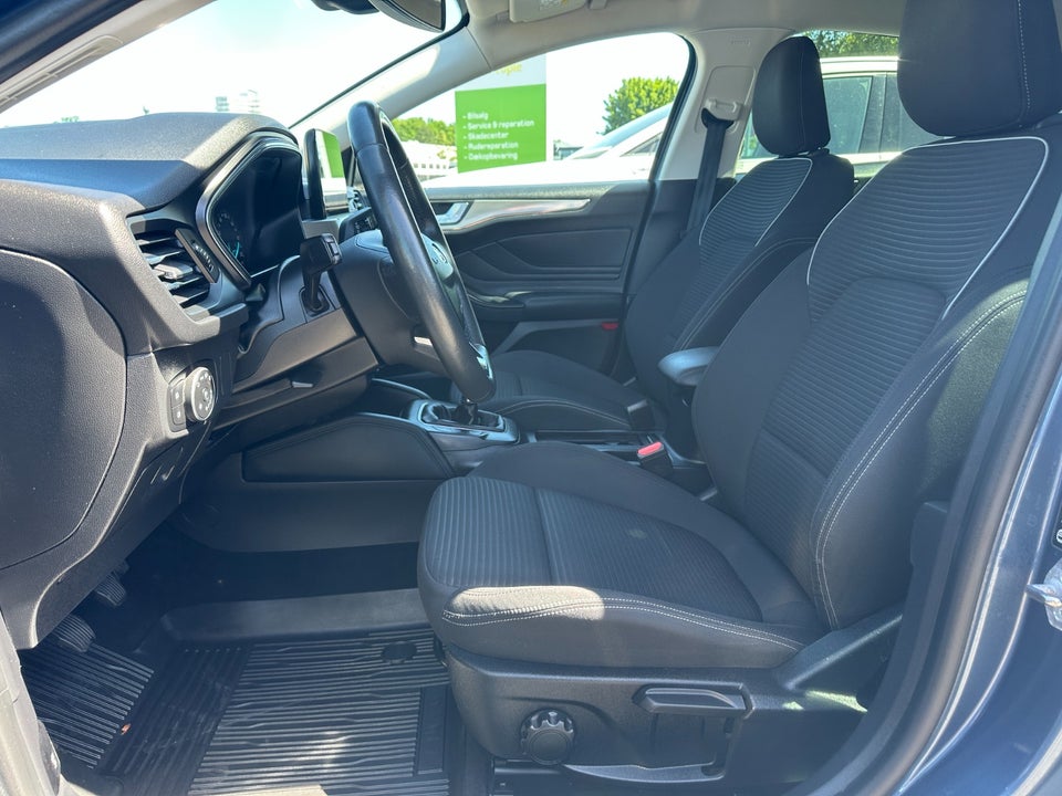 Ford Focus 1,0 EcoBoost Titanium 5d